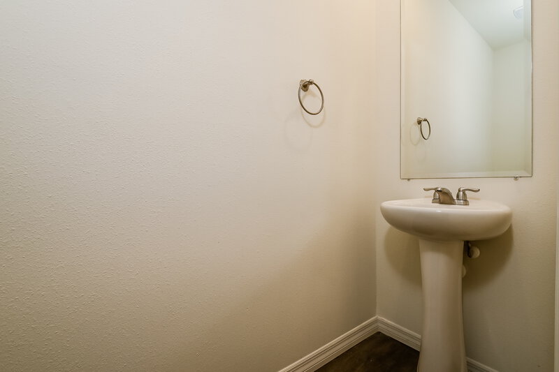 2,050/Mo, 9783 Bayard Brook Ct Gibsonton, FL 33534 Bathroom View