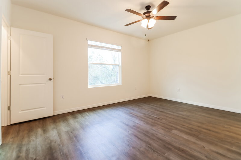 2,180/Mo, 12714 Rustic Cedar Pl Gibsonton, FL 33534 Main Bedroom View 2