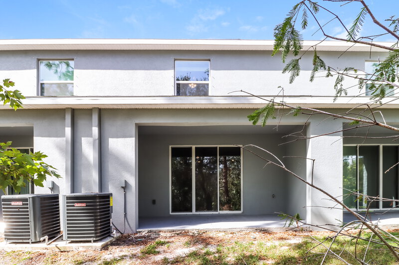 2,180/Mo, 12714 Rustic Cedar Pl Gibsonton, FL 33534 Rear View
