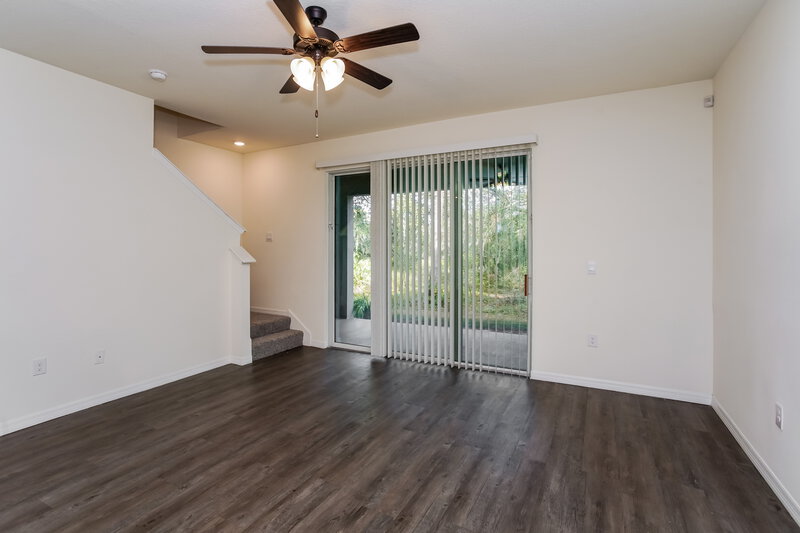 2,180/Mo, 12718 Rustic Cedar Pl Gibsonton, FL 33534 Living Room View
