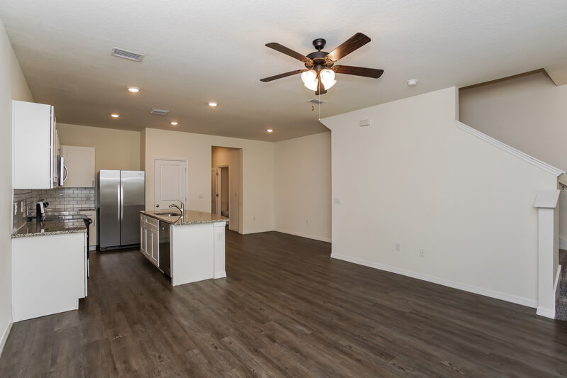 2,180/Mo, 12718 Rustic Cedar Pl Gibsonton, FL 33534 Living Room View 2