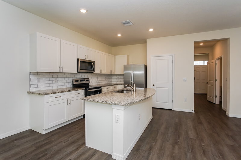 2,180/Mo, 12718 Rustic Cedar Pl Gibsonton, FL 33534 Kitchen View