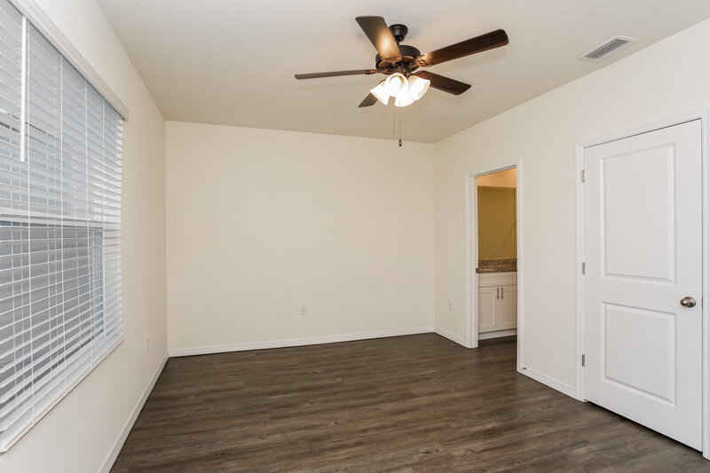 2,180/Mo, 12718 Rustic Cedar Pl Gibsonton, FL 33534 Main Bedroom View 2