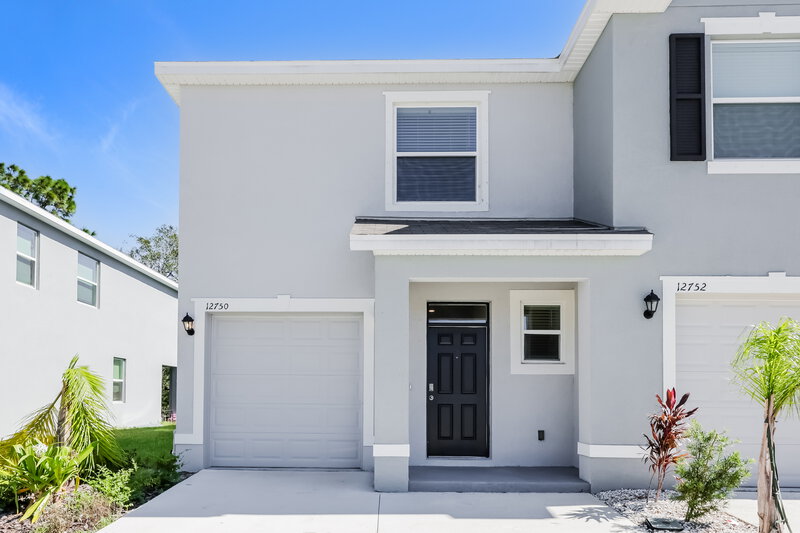 2,370/Mo, 12750 Rustic Cedar Pl Gibsonton, FL 33534 External View