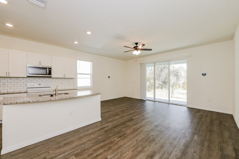 2,370/Mo, 12750 Rustic Cedar Pl Gibsonton, FL 33534 Living Room View