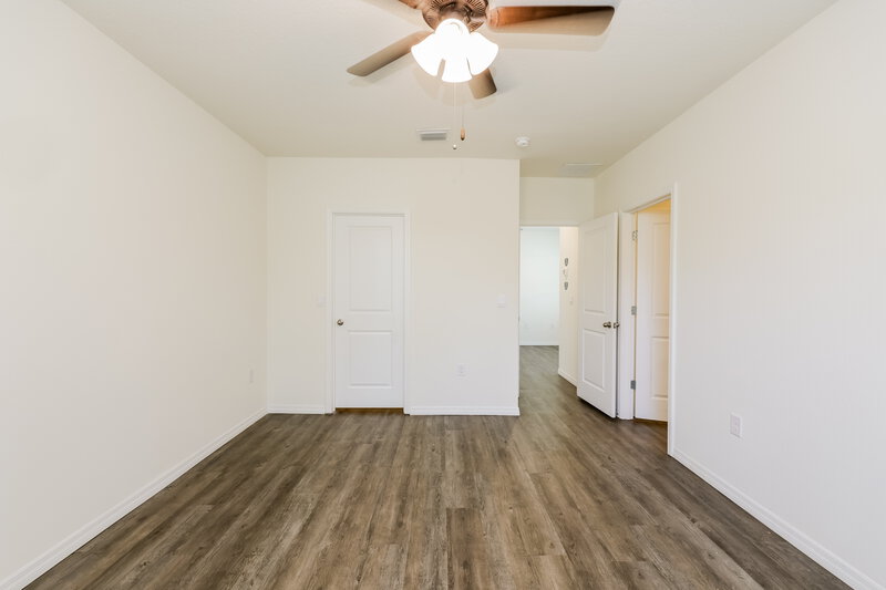 2,370/Mo, 12750 Rustic Cedar Pl Gibsonton, FL 33534 Main Bedroom View