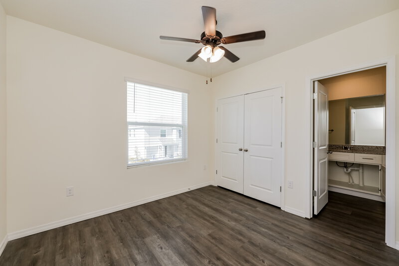 2,370/Mo, 12750 Rustic Cedar Pl Gibsonton, FL 33534 Bedroom View 2