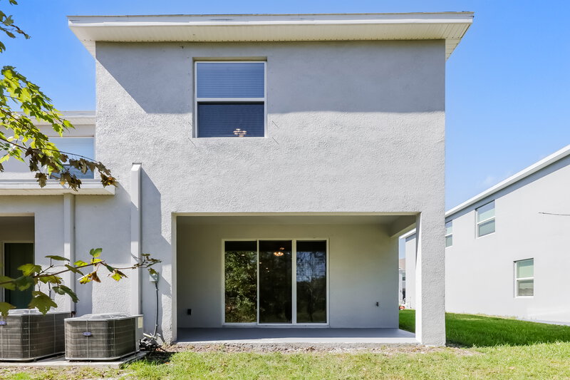 2,370/Mo, 12750 Rustic Cedar Pl Gibsonton, FL 33534 Rear View