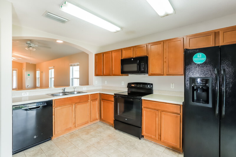 1,975/Mo, 7248 Lumber Port Dr Ruskin, FL 33573 Kitchen View 3