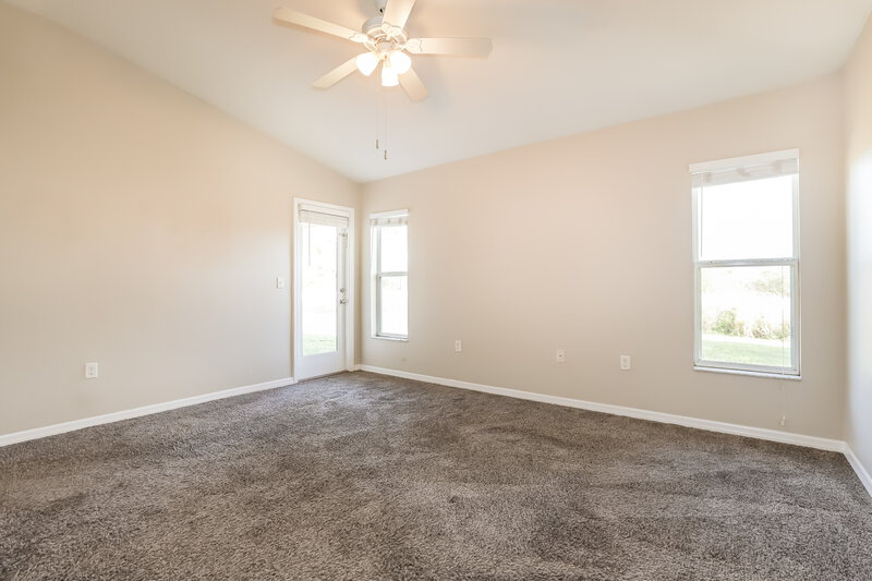 1,975/Mo, 7248 Lumber Port Dr Ruskin, FL 33573 Main Bedroom View