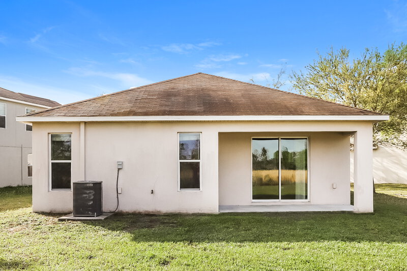 1,975/Mo, 7248 Lumber Port Dr Ruskin, FL 33573 Rear View