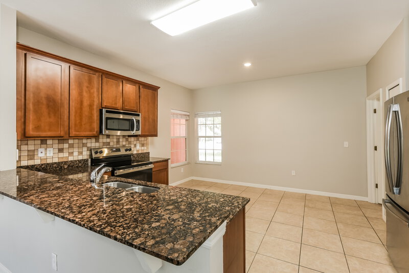 2,055/Mo, 3920 Constantine Loop Wesley Chapel, FL 33543 Kitchen View