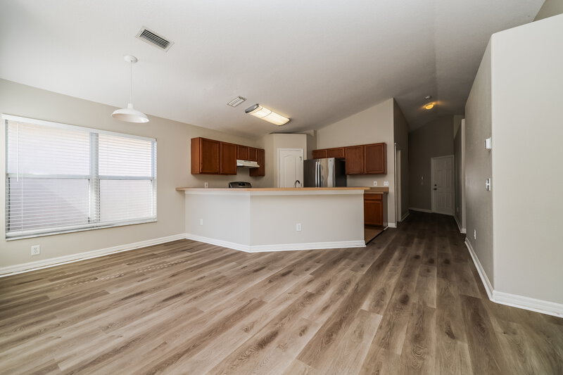 1,995/Mo, 7862 Bristol Park Dr Apollo Beach, FL 33572 Living Room View 2