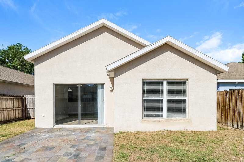 1,995/Mo, 7862 Bristol Park Dr Apollo Beach, FL 33572 Rear View