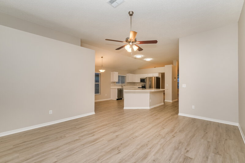 2,335/Mo, 5660 Paddock Trail Dr Tampa, FL 33624 Living Room View