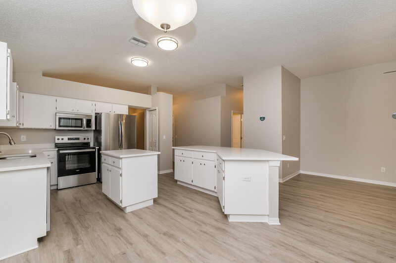 2,335/Mo, 5660 Paddock Trail Dr Tampa, FL 33624 Dining Room View