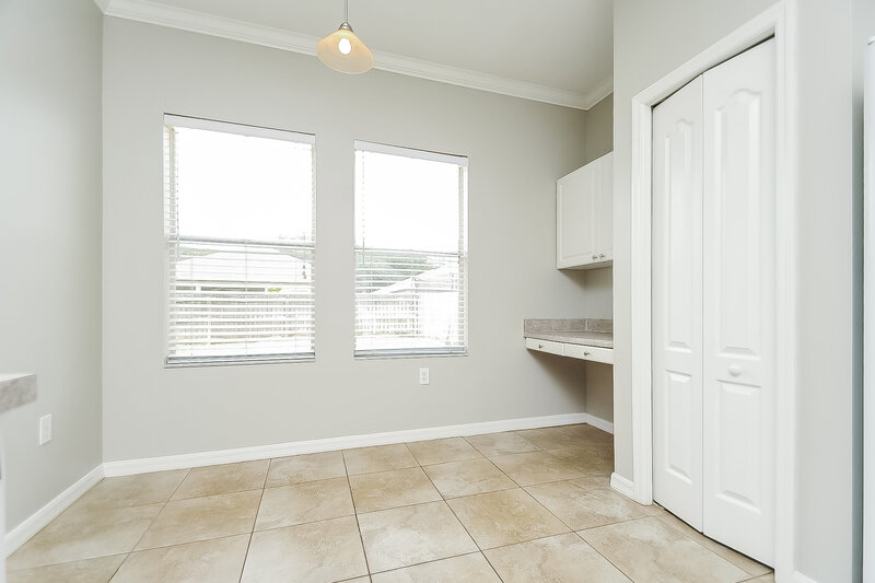 1,780/Mo, 7816 Monarch Garden Cir Apollo Beach, FL 33572 Breakfast Nook View