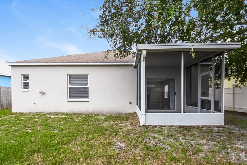 2,235/Mo, 13208 Cherry Bark Cir Riverview, FL 33579 Rear View