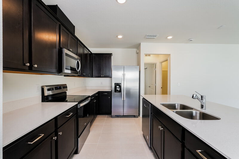 3,990/Mo, 2197 Tehama Court Lakeland, FL 33805 Kitchen View 2