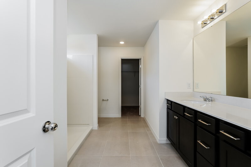 3,990/Mo, 2197 Tehama Court Lakeland, FL 33805 Main Bathroom View