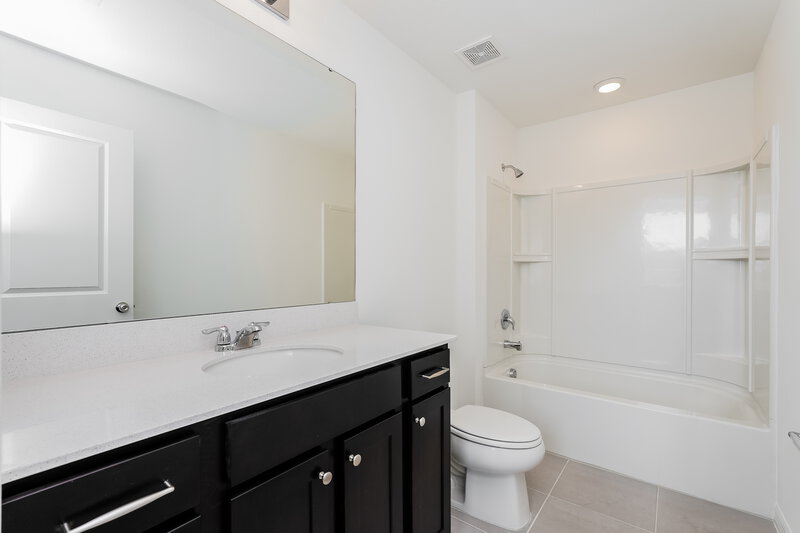 3,990/Mo, 2197 Tehama Court Lakeland, FL 33805 Bathroom View