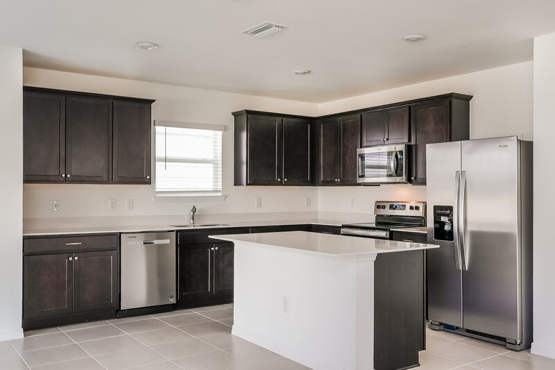 2,295/Mo, 2193 Tehama Court Lakeland, FL 33805 Kitchen View