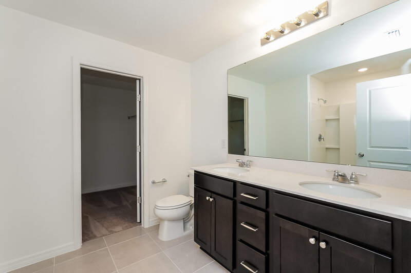 2,295/Mo, 2193 Tehama Court Lakeland, FL 33805 Main Bathroom View