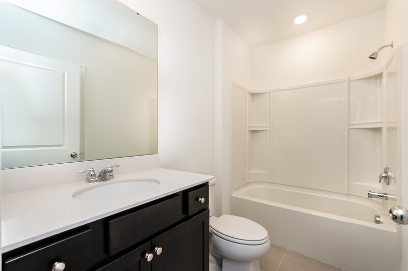 2,295/Mo, 2193 Tehama Court Lakeland, FL 33805 Bathroom View