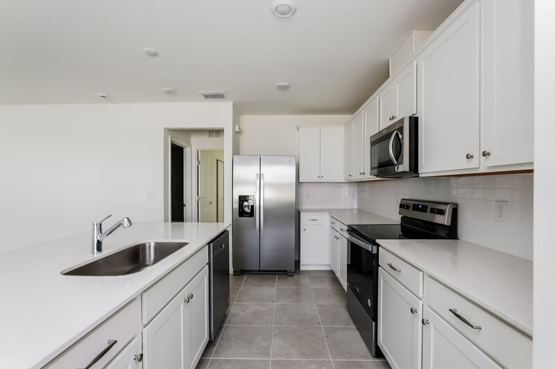 2,490/Mo, 2189 Tehama Court Lakeland, FL 33805 Kitchen View 2