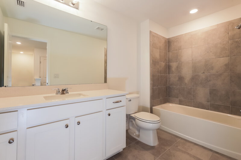 2,095/Mo, 2302 Shasta Street Lakeland, FL 33805 Bathroom View