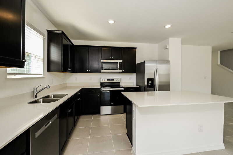 3,640/Mo, 2306 Shasta Street Lakeland, FL 33805 Kitchen View 2