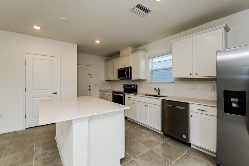 2,095/Mo, 2310 Shasta Street Lakeland, FL 33805 Kitchen View