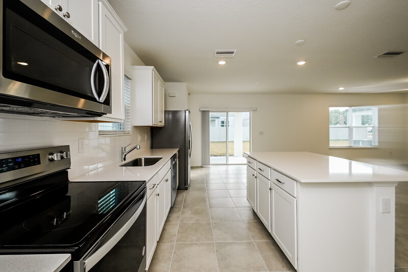 2,095/Mo, 2310 Shasta Street Lakeland, FL 33805 Kitchen View 2