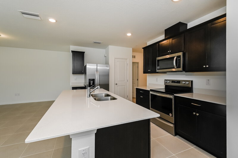 2,040/Mo, 2298 Shasta Street Lakeland, FL 33805 Kitchen View