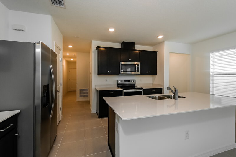 2,040/Mo, 2298 Shasta Street Lakeland, FL 33805 Kitchen View 2