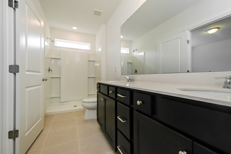 2,040/Mo, 2298 Shasta Street Lakeland, FL 33805 Main Bathroom View