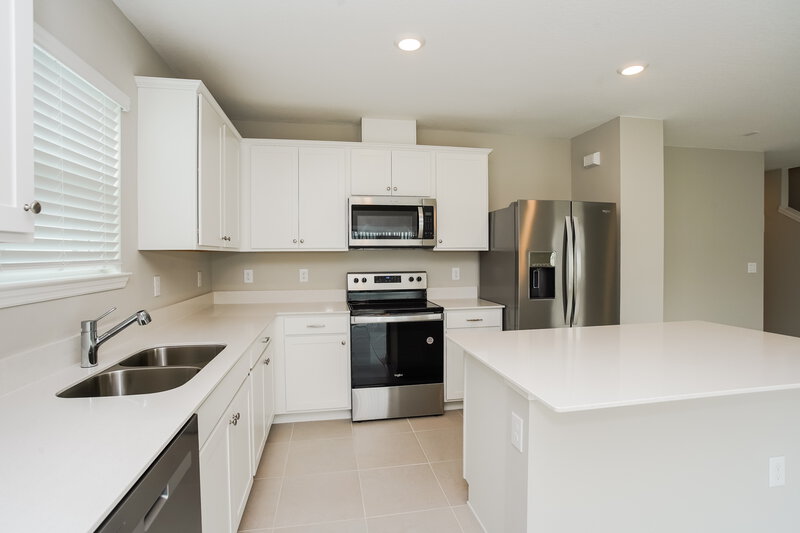 3,810/Mo, 2294 Shasta Street Lakeland, FL 33805 Kitchen View 2