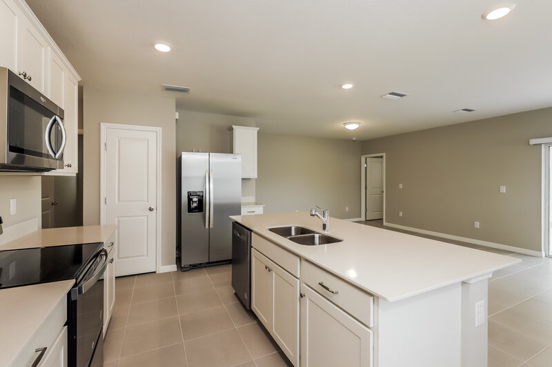 1,995/Mo, 2181 Tehama Court Lakeland, FL 33805 Kitchen View