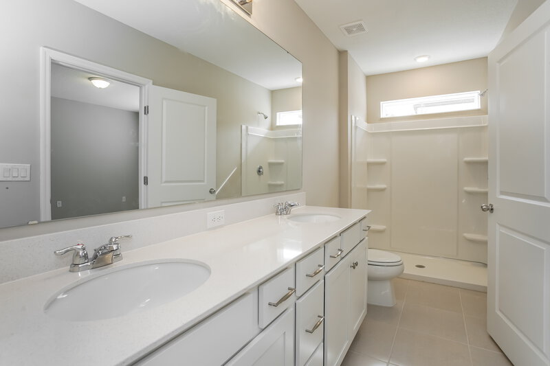 1,995/Mo, 2286 Shasta Street Lakeland, FL 33805 Main Bathroom View