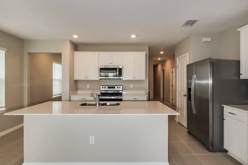 1,995/Mo, 2173 Tehama Court Lakeland, FL 33805 Kitchen View