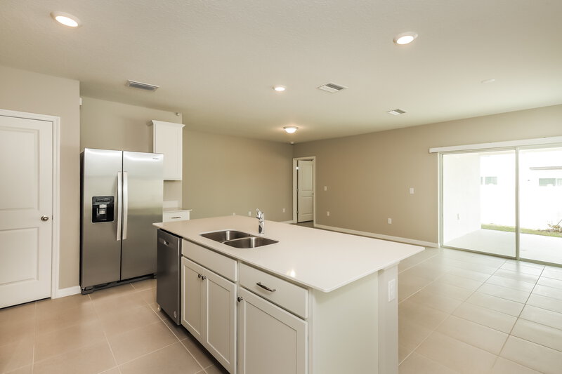 1,995/Mo, 2173 Tehama Court Lakeland, FL 33805 Kitchen View 3