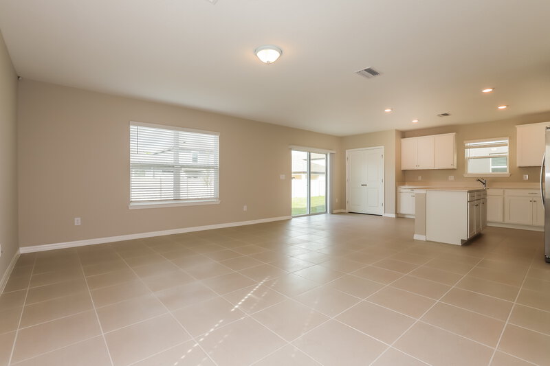 2,330/Mo, 2169 Tehama Court Lakeland, FL 33805 Living Room View 2