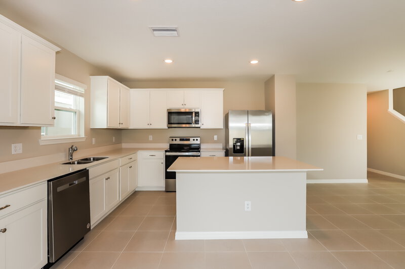 2,330/Mo, 2169 Tehama Court Lakeland, FL 33805 Kitchen View 2