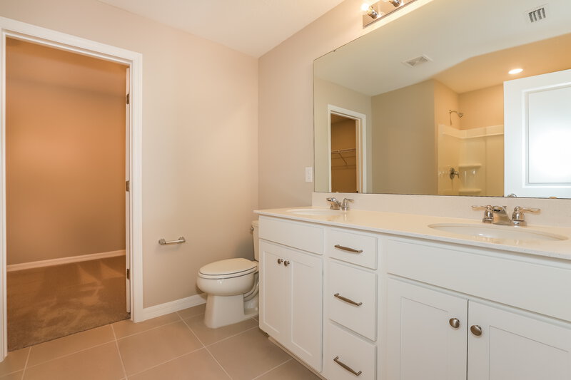 2,330/Mo, 2169 Tehama Court Lakeland, FL 33805 Main Bathroom View