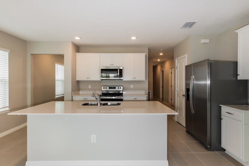 2,040/Mo, 2278 Shasta Street Lakeland, FL 33805 Kitchen View