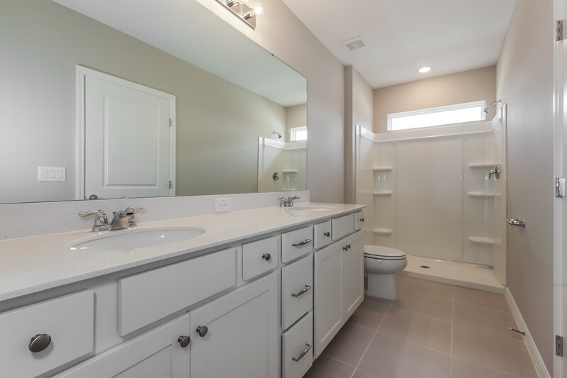 2,040/Mo, 2278 Shasta Street Lakeland, FL 33805 Main Bathroom View