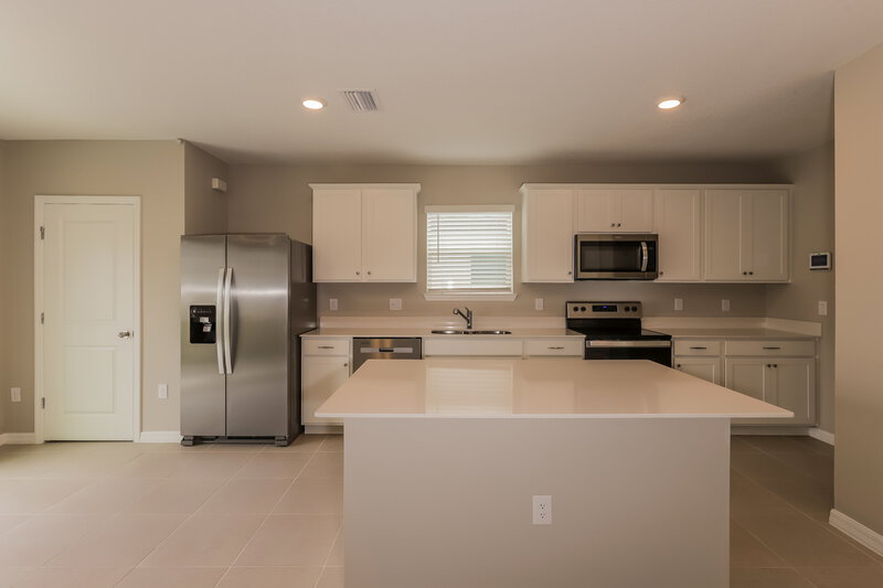 2,095/Mo, 2282 Shasta Street Lakeland, FL 33805 Kitchen View 2