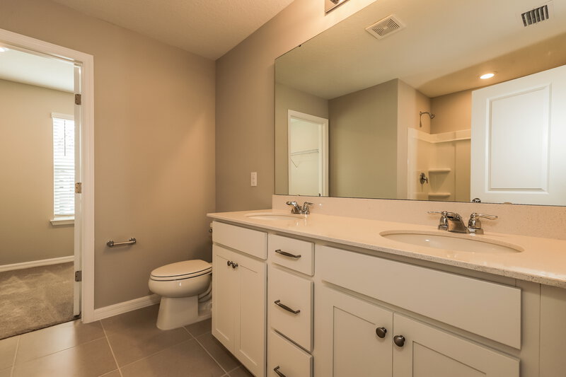 2,095/Mo, 2282 Shasta Street Lakeland, FL 33805 Main Bathroom View