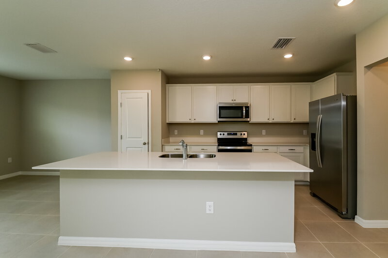 2,490/Mo, 2274 Shasta Street Lakeland, FL 33805 Kitchen View