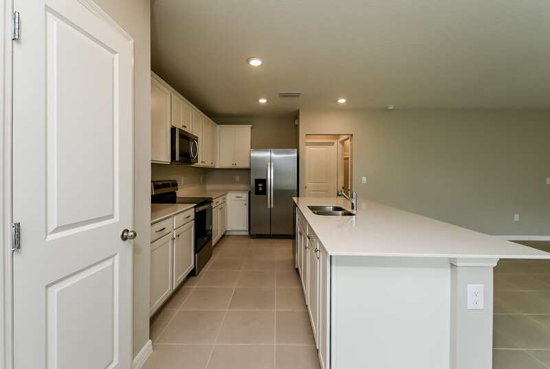 2,490/Mo, 2274 Shasta Street Lakeland, FL 33805 Kitchen View 2